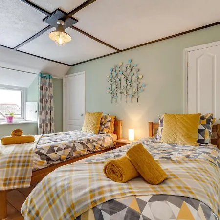 Holiday home Mary-rose *