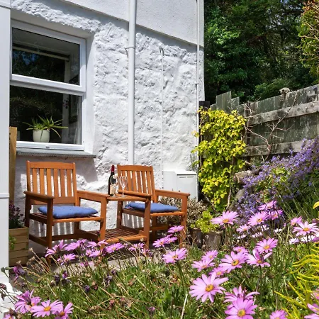 Holiday home Mary-rose *